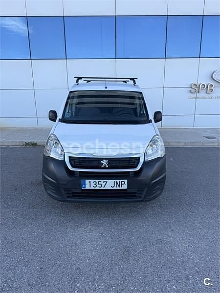 Usado Peugeot Partner Tepee Access 75 CV (55 kW) 2016 Blanco Monovolumen