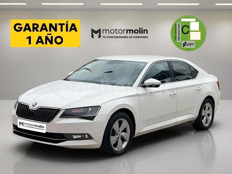 Blanco Usado 2016 Skoda Superb Active Berlina | 7499 € - Imagen 1/4