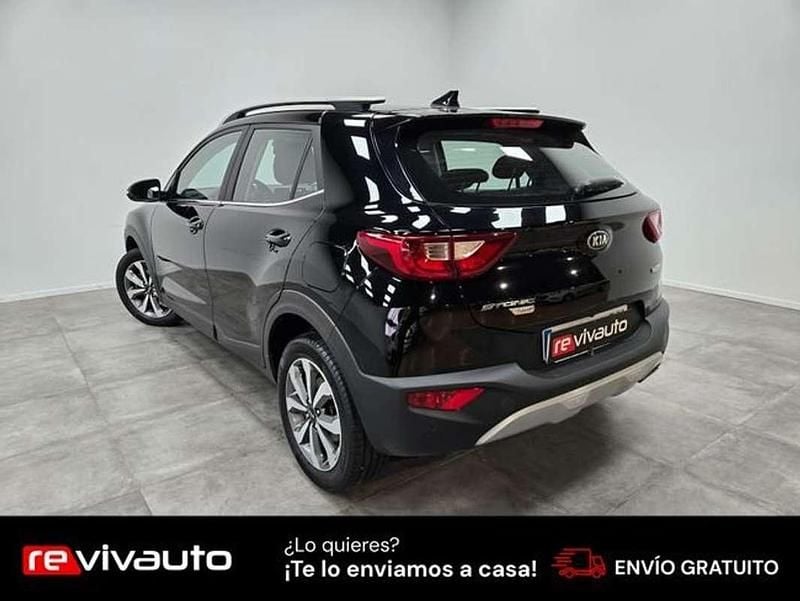 Usado Kia Stonic 101 CV (74 kW) 2021 Negro SUV