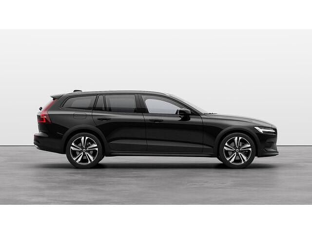 Usado Volvo V60 CC Core 197 CV (144 kW) 2023 Negro Familiar