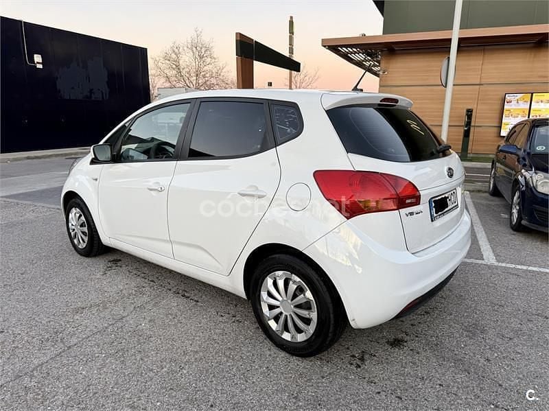 Usado Kia Venga 90 CV (66 kW) 2011 Blanco Utilitario