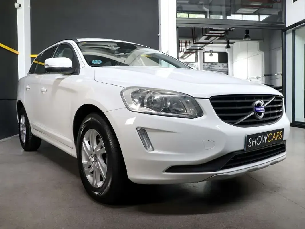 Usado Volvo XC60 Momentum 150 CV (110 kW) 2016 Blanco SUV