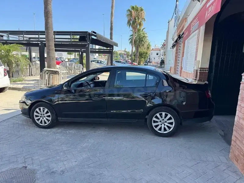 Usado VW Passat Advance 110 CV (80 kW) 2010 Negro Berlina