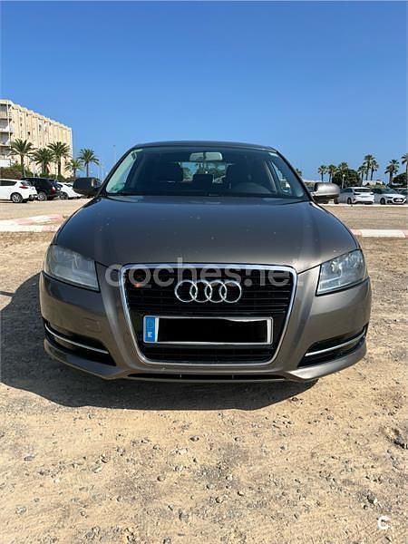 Gris / plata Usado 2010 Audi A3 Ambition Berlina | 4600 € (Super precio) - Imagen 1/4