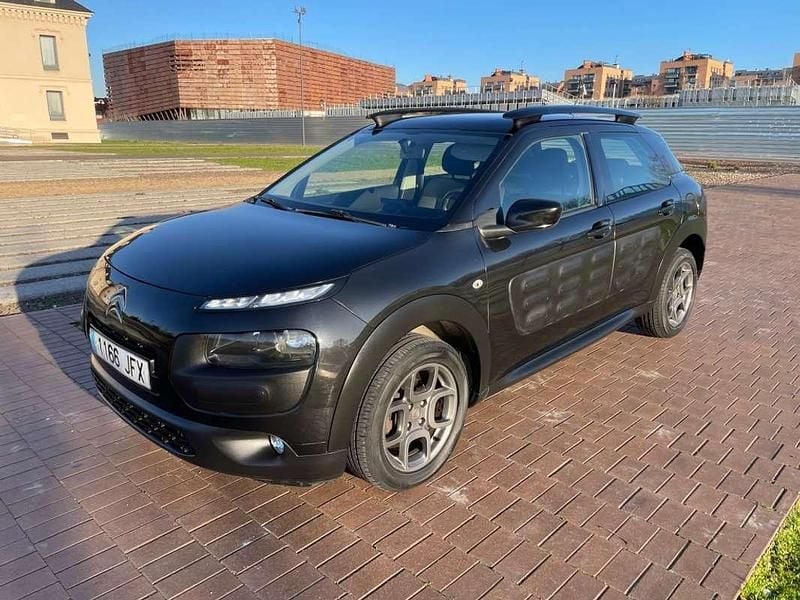 Usado Citroën C4 Cactus Feel 82 CV (60 kW) 2015 Negro Utilitario