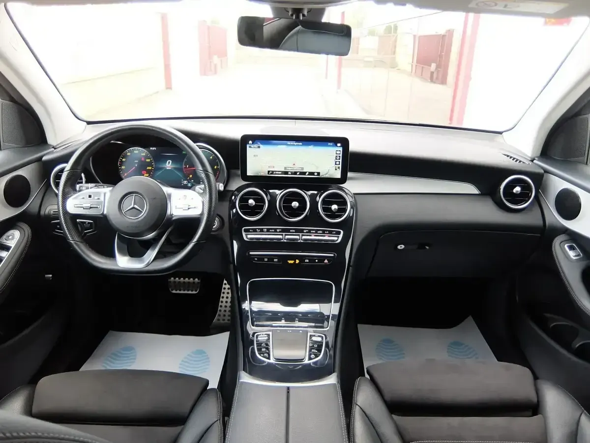Occasion Mercedes GLC300 245 PK (180 kW) 2021 Grijs Coupé