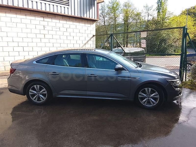 Usado Renault Talisman Intens 130 CV (95 kW) 2016 Gris / plata Berlina