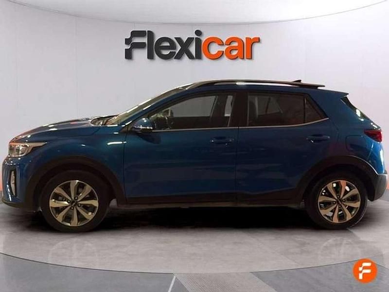 Usado Kia Stonic 84 CV (61 kW) 2023 Blanco SUV