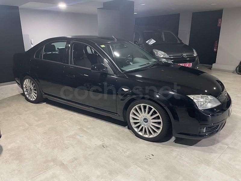 Usado Ford Mondeo ST 226 CV (166 kW) 2005 Negro Berlina