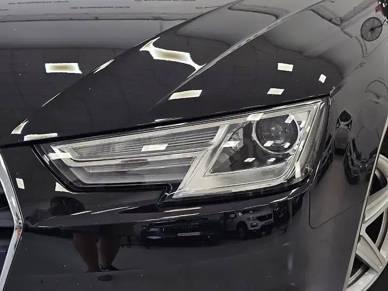 Usado Audi A4 150 CV (110 kW) 2018 Negro Familiar