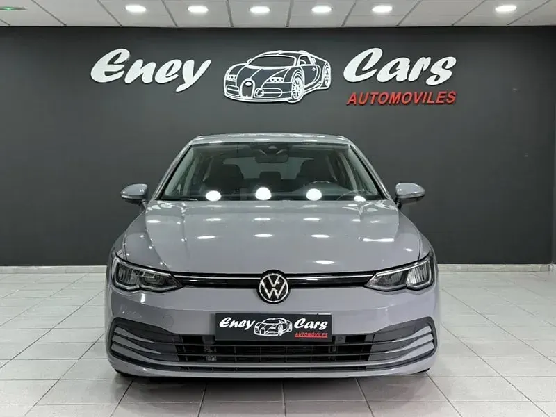 Usado VW Golf VIII 110 CV (80 kW) 2022 Gris / plata Berlina