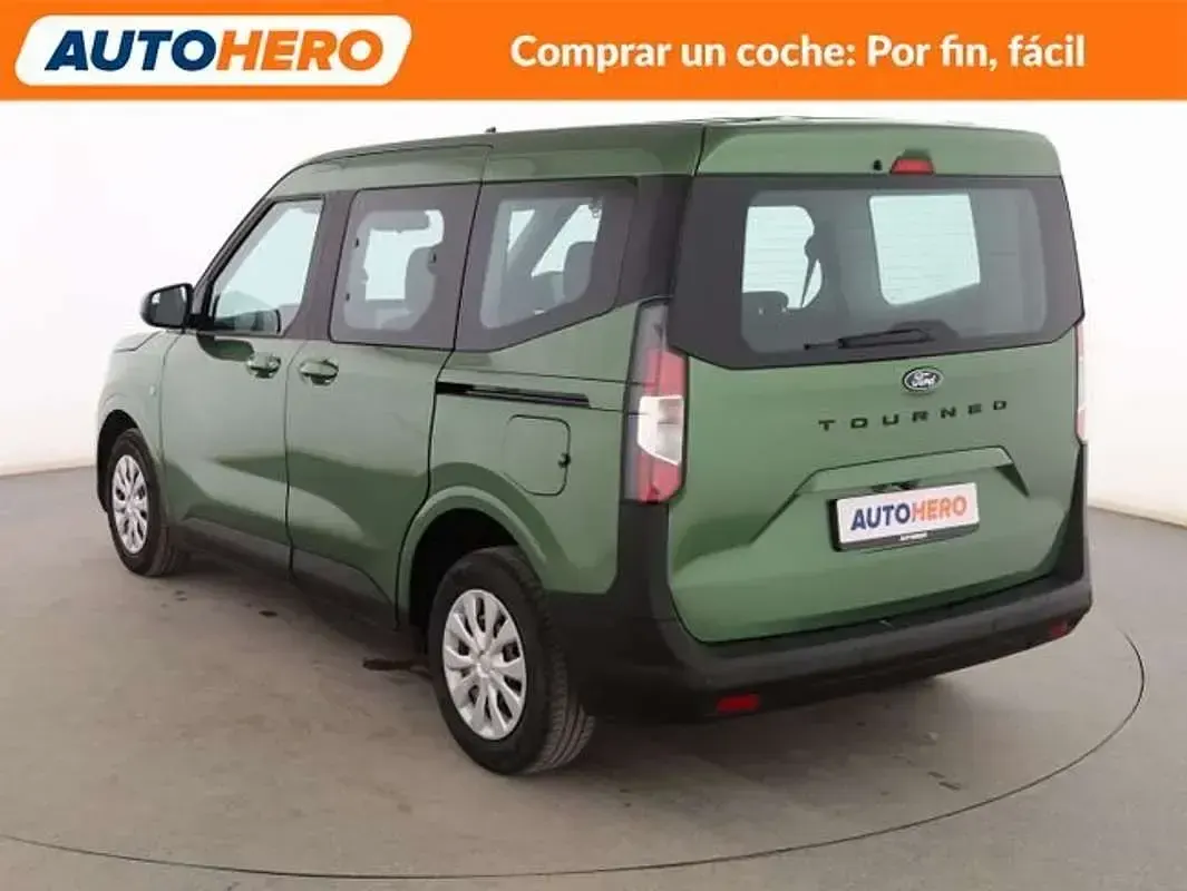 Usado Ford Tourneo Trend 125 CV (91 kW) 2024 Verde Van