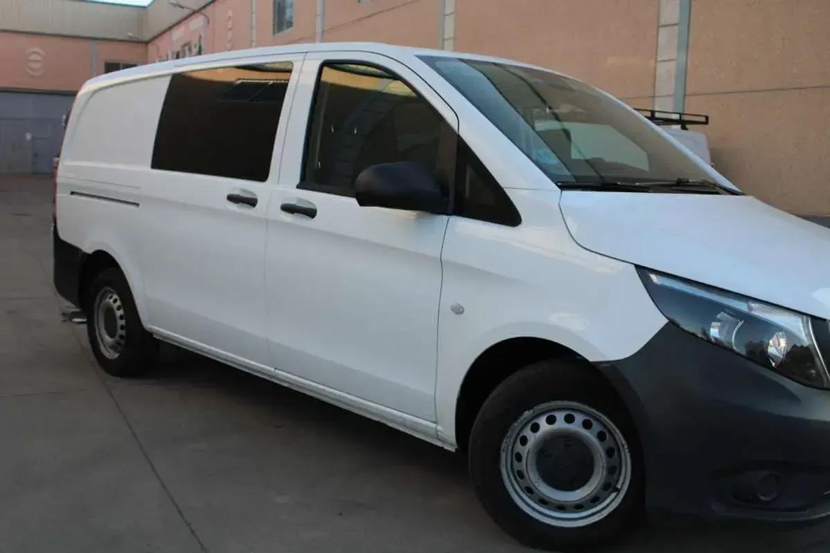 Usado Mercedes Vito 102 CV (75 kW) 2022 Blanco Van