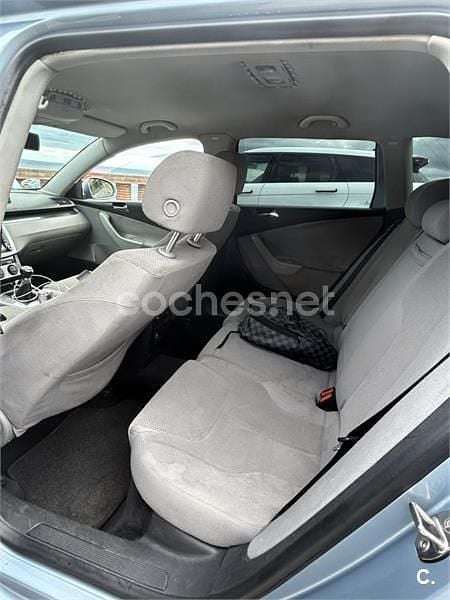 Usado VW Passat Advance 140 CV (102 kW) 2006 Azul Familiar