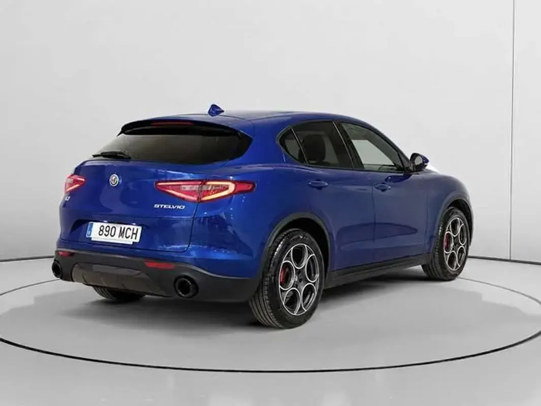Usado Alfa Romeo Stelvio Sprint 190 CV (139 kW) 2022 Azul SUV