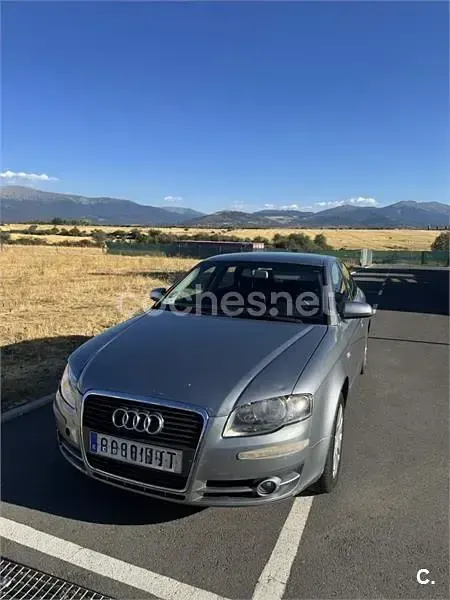 Usado Audi A4 140 CV (102 kW) 2007 Gris / plata Berlina