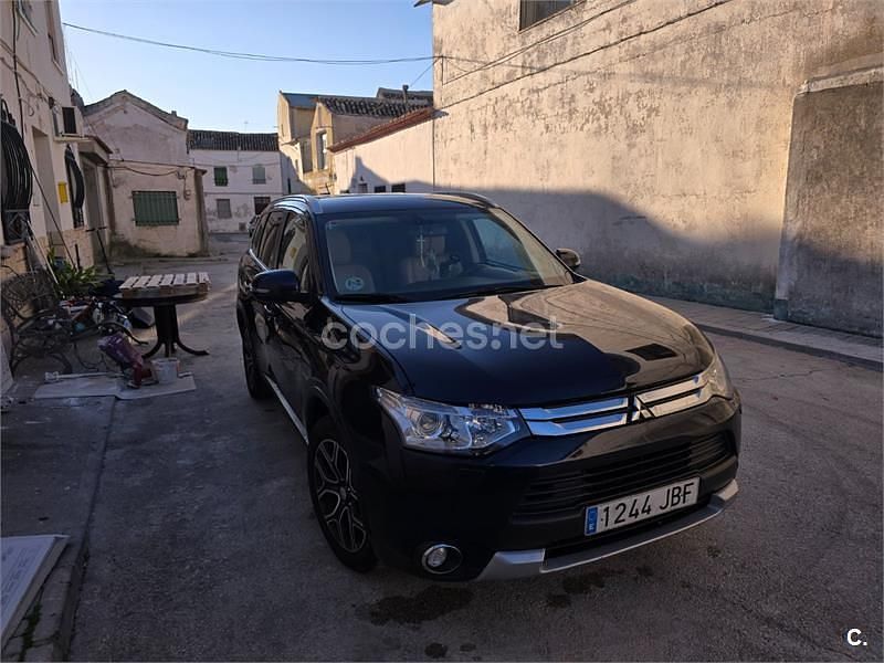 Usado Mitsubishi Outlander Motion 150 CV (110 kW) 2014 Azul SUV