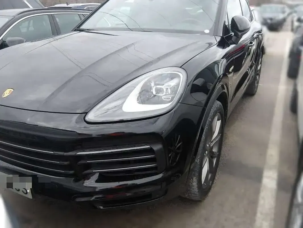Usado Porsche Cayenne Platinum Edition 462 CV (339 kW) 2022 Negro SUV