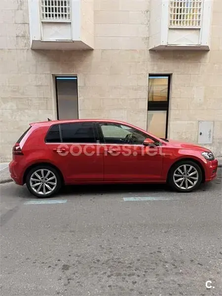 Usado VW Golf VII Sportline 115 CV (84 kW) 2018 Rojo Berlina