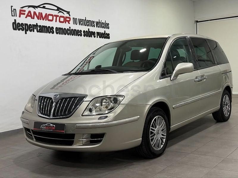 Usado Lancia Phedra 170 CV (125 kW) 2008 Beige Monovolumen