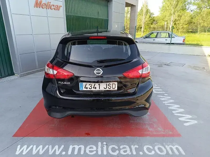 Usado Nissan Pulsar N-Connecta 115 CV (84 kW) 2016 Negro Utilitario
