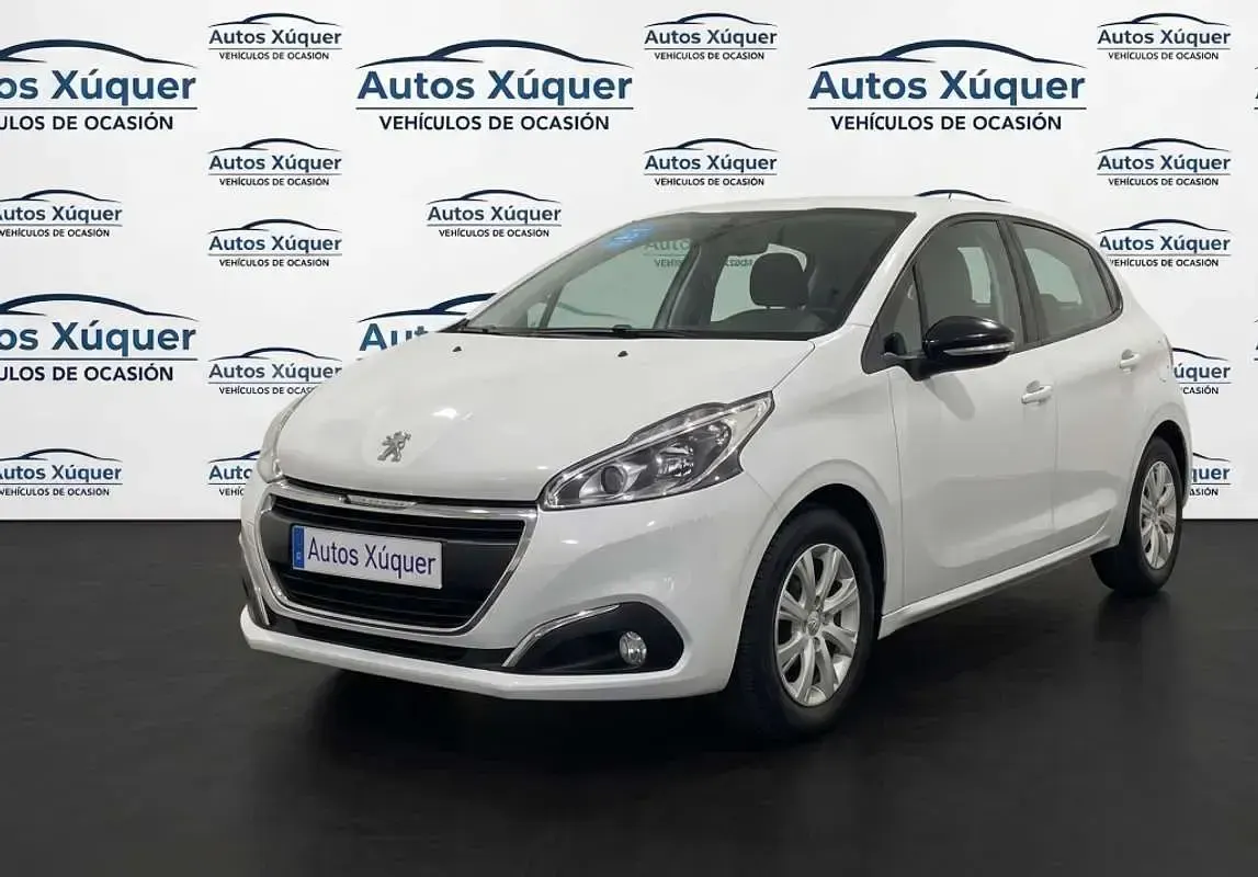 Usado Peugeot 208 Access 82 CV (60 kW) 2016 Blanco Utilitario