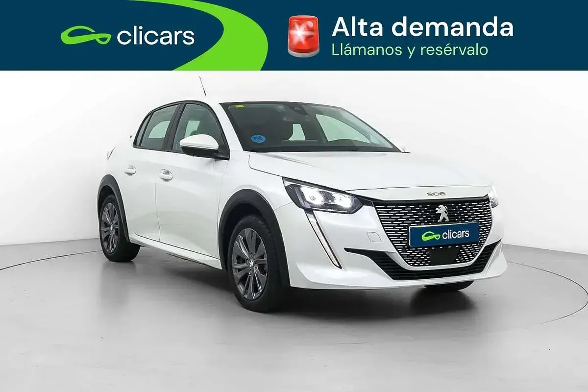 Usado Peugeot e-208 Allure 100 kW (136 CV) 2020 Blanco Utilitario