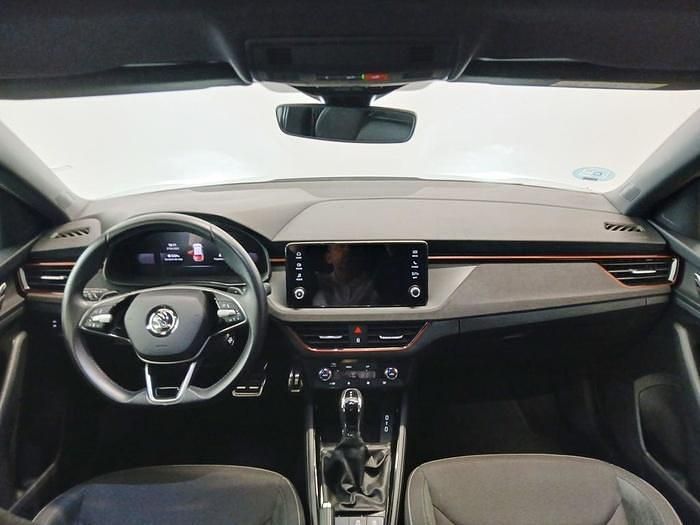 Usado Skoda Scala 150 CV (110 kW) 2024 Gris plata Utilitario