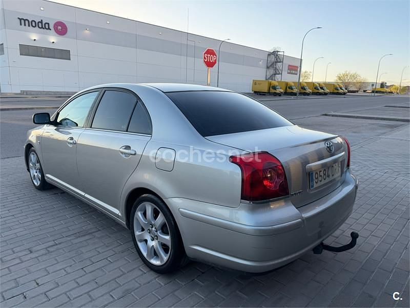 Usado Toyota Avensis Executive 147 CV (108 kW) 2005 Gris / plata Berlina