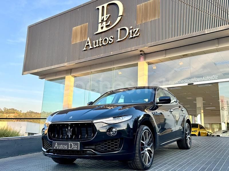 Azul Usado 2018 Maserati Levante SUV | 47.900 € (Un poco caro) - Imagen 1/4
