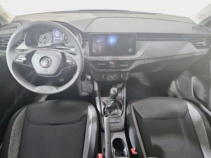 Usado Skoda Scala Active 110 CV (80 kW) 2023 Azul Utilitario