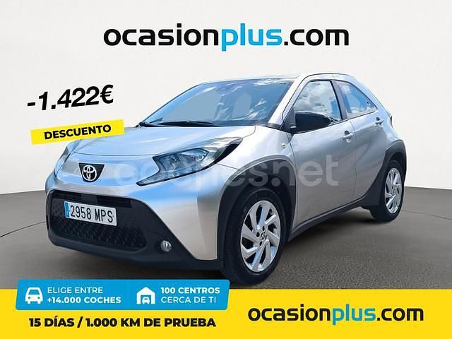 Gris / plata Usado 2024 Toyota Aygo Play Utilitario | 15.650 € (Precio justo) - Imagen 1/4