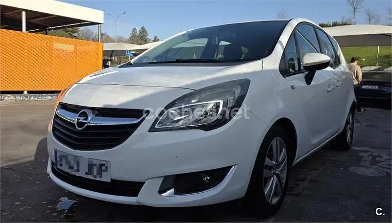 Usado Opel Meriva Selective 110 CV (80 kW) 2016 Blanco Monovolumen