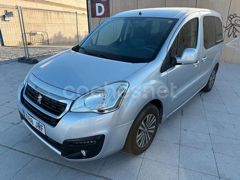 Gris / plata Usado 2016 Peugeot Partner Tepee Active Monovolumen | 9990 € (Buen precio) - Imagen 1/4