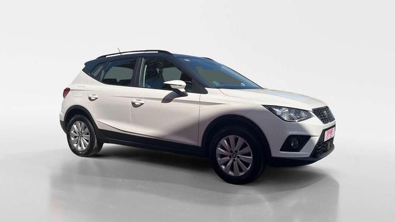 Usado Seat Arona Style 110 CV (80 kW) 2021 Gris SUV