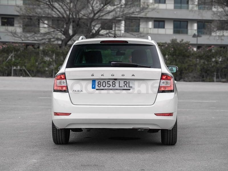 Usado Skoda Fabia Ambition 95 CV (69 kW) 2021 Blanco Utilitario