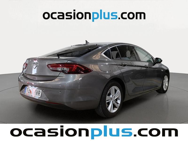 Usado Opel Insignia Selective 136 CV (100 kW) 2019 Gris Berlina