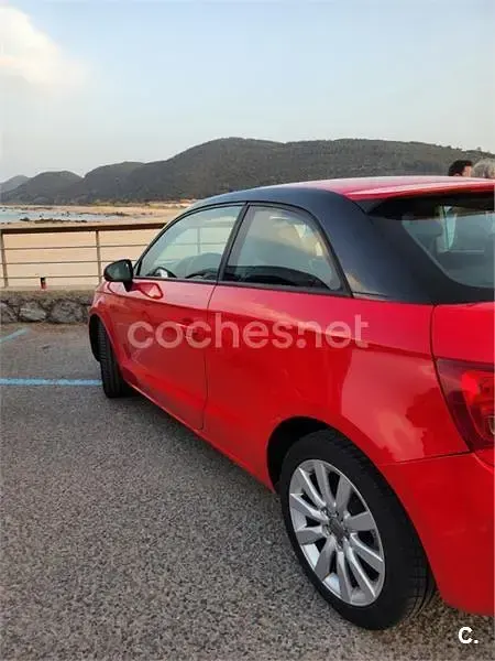 Usado Audi A1 Attraction 86 CV (63 kW) 2014 Rojo Utilitario