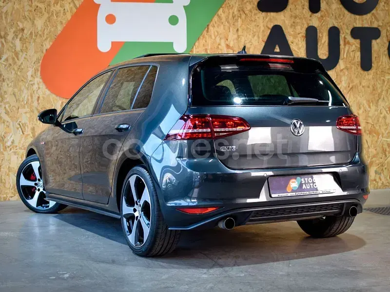 Usado VW Golf VII GTI 220 HP (161 kW) 2016 Cinzento Sedan