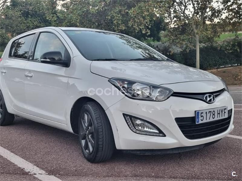 Blanco Usado 2014 Hyundai i20 GO! Berlina | 8400 € (Buen precio) - Imagen 1/4