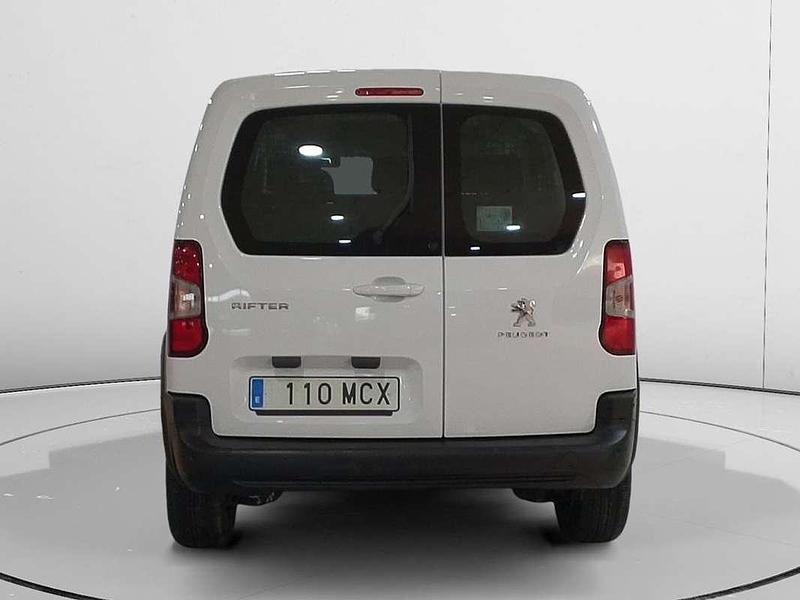 Usado Peugeot Rifter Active 103 CV (75 kW) 2022 Blanco Monovolumen
