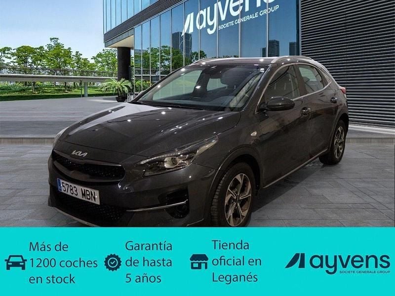 Usado Kia XCeed 120 CV (88 kW) 2022 Gris / plata SUV