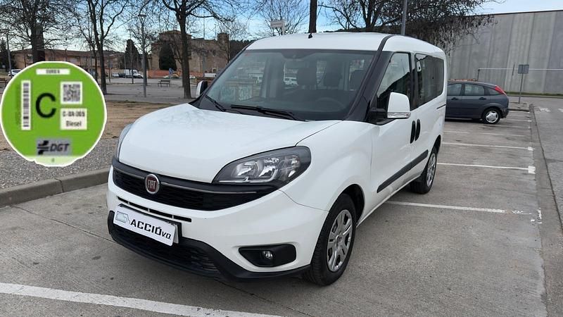 Usado Fiat Doblò 95 CV (69 kW) 2021 Blanco Monovolumen