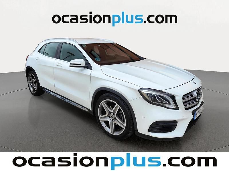 Usado Mercedes GLA180 AMG 122 CV (89 kW) 2018 Blanco SUV