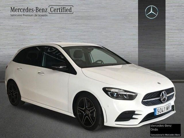 Usado Mercedes B200 AMG line 150 CV (110 kW) 2024 Blanco Monovolumen
