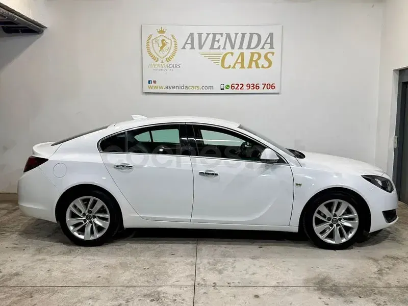 Usado Opel Insignia Selective 136 CV (100 kW) 2017 Blanco Berlina