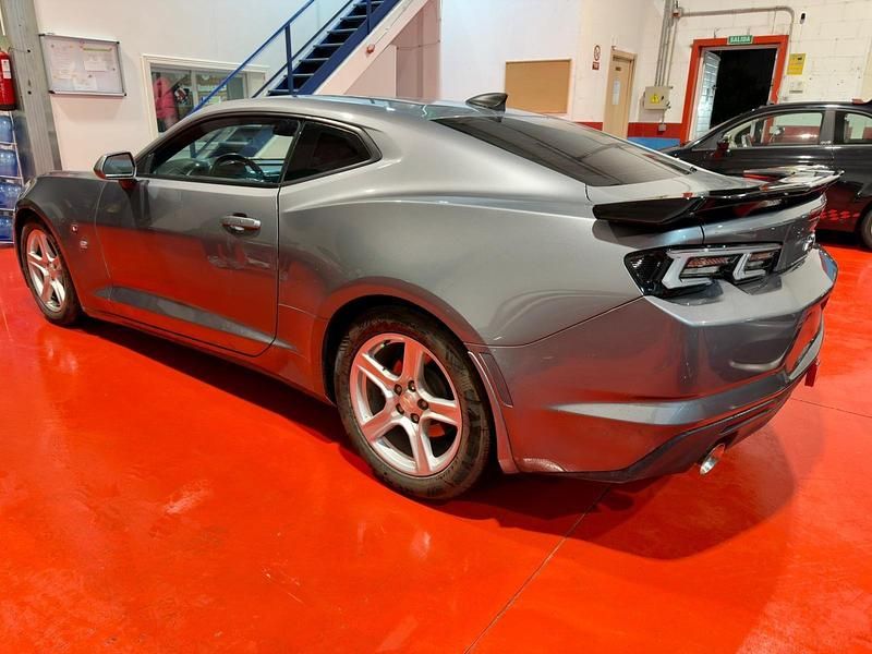 Usado Chevrolet Camaro 350 CV (257 kW) 2020 Gris Coupe