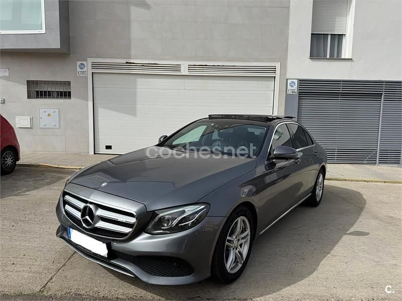 Usado Mercedes E220 194 CV (142 kW) 2016 Gris / plata Berlina