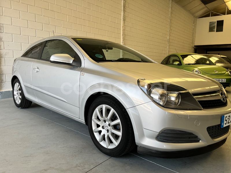 Gris / plata Usado 2007 Opel Astra GTC Enjoy Berlina | 4999 € (Un poco caro) - Imagen 1/4