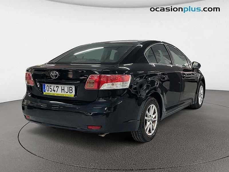 Usado Toyota Avensis Active 126 CV (92 kW) 2012 Gris Berlina